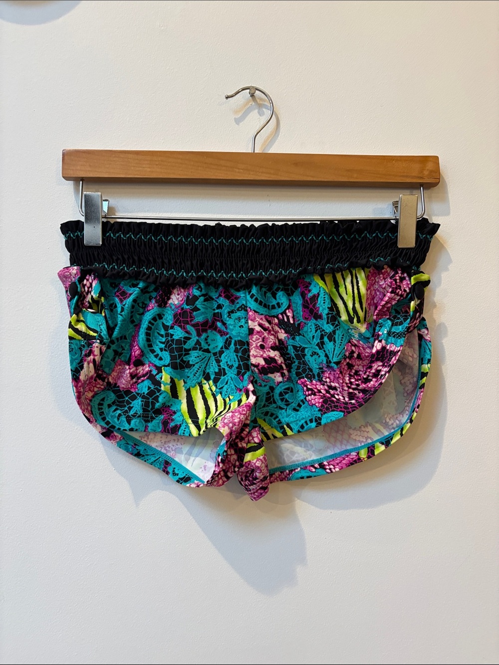 B SWIM Multi-Colored Floral Beach Shorts,Size Small